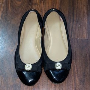 Patent leather Michael Kors flats size 8